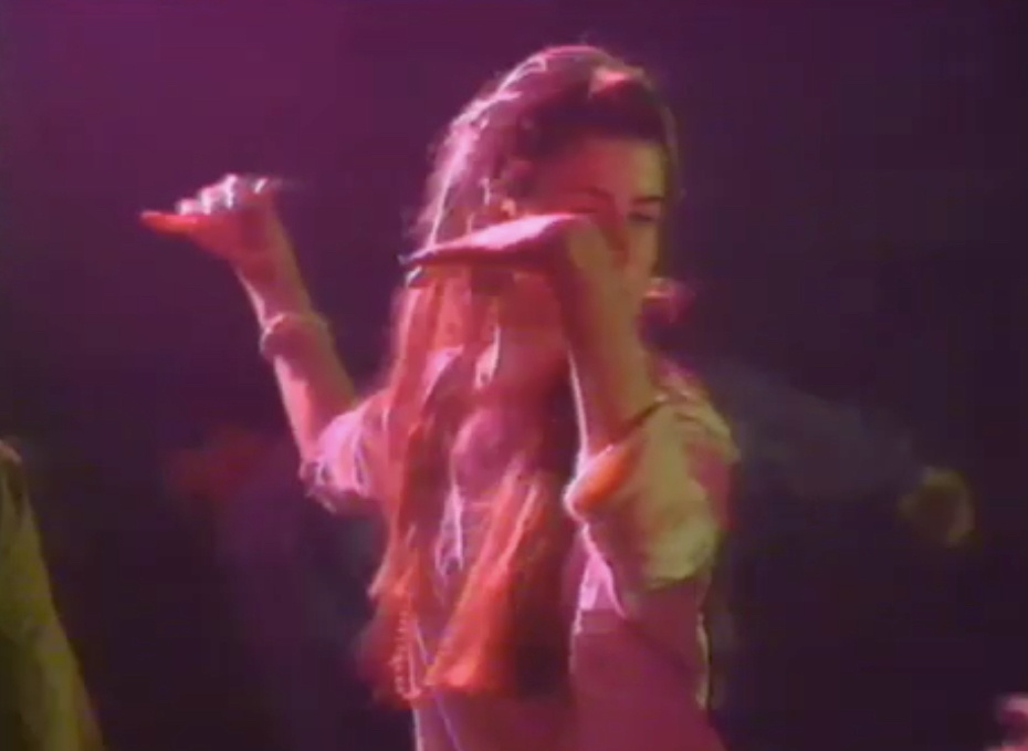 Check out this video of Dublin’s ‘hottest dance club’, Sides DC, back in 1987…